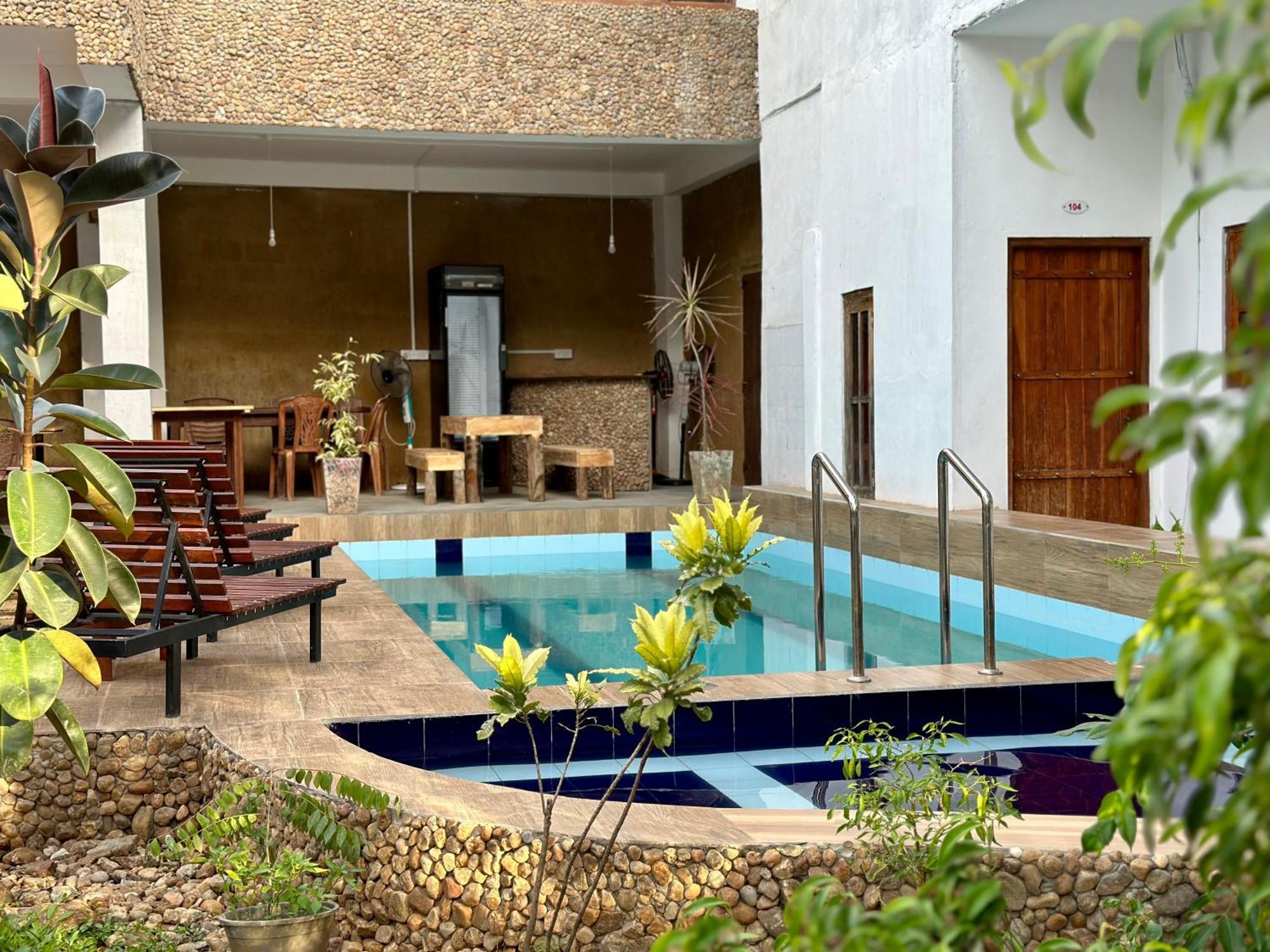 Share Safari House Udawalawe Bed & Breakfast Exterior foto